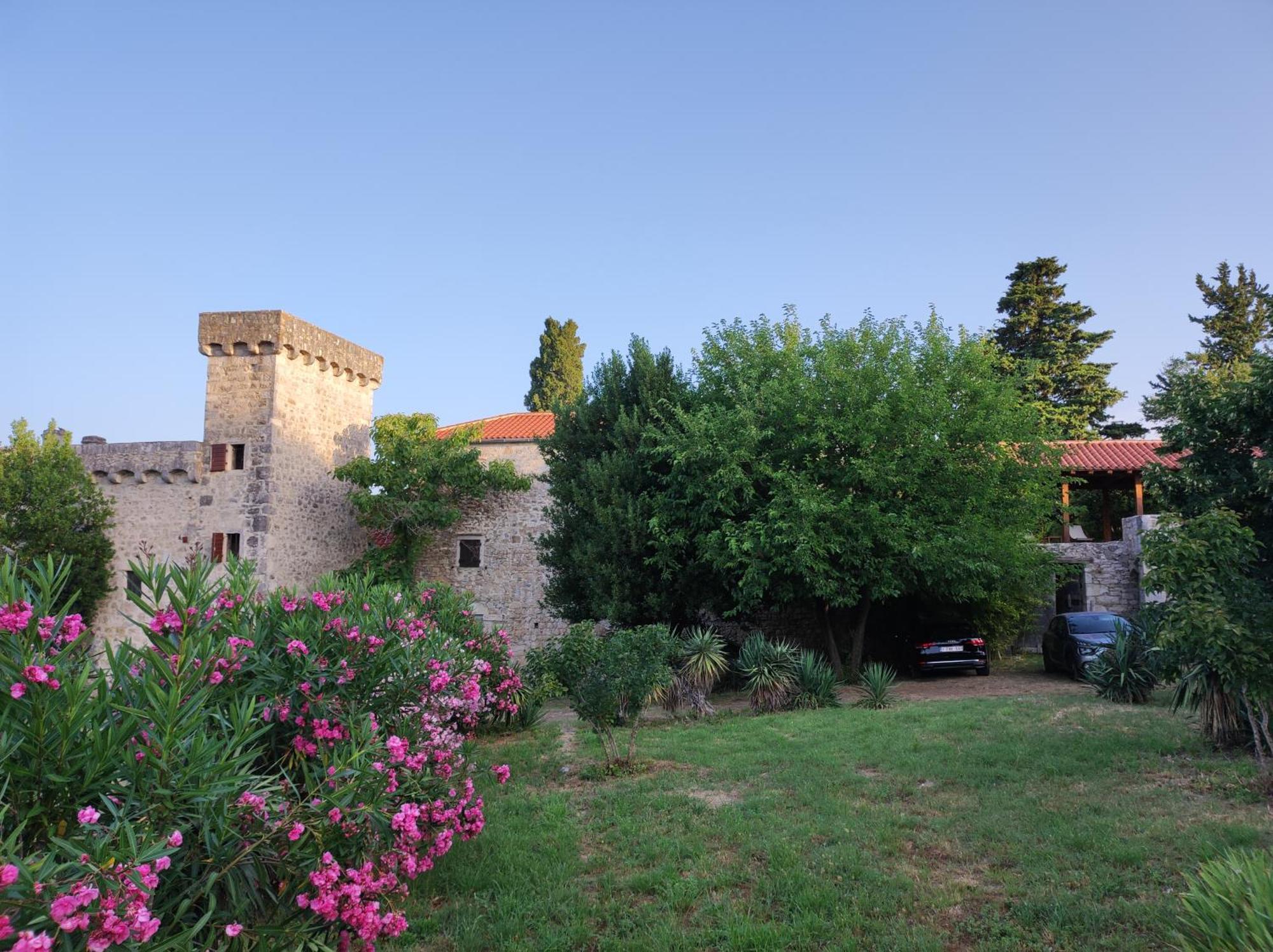 Jankovich Castle Leilighet Benkovac Eksteriør bilde